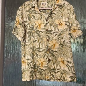 Mens M.E. sport Hawaiian print dress shirt. Size medium
